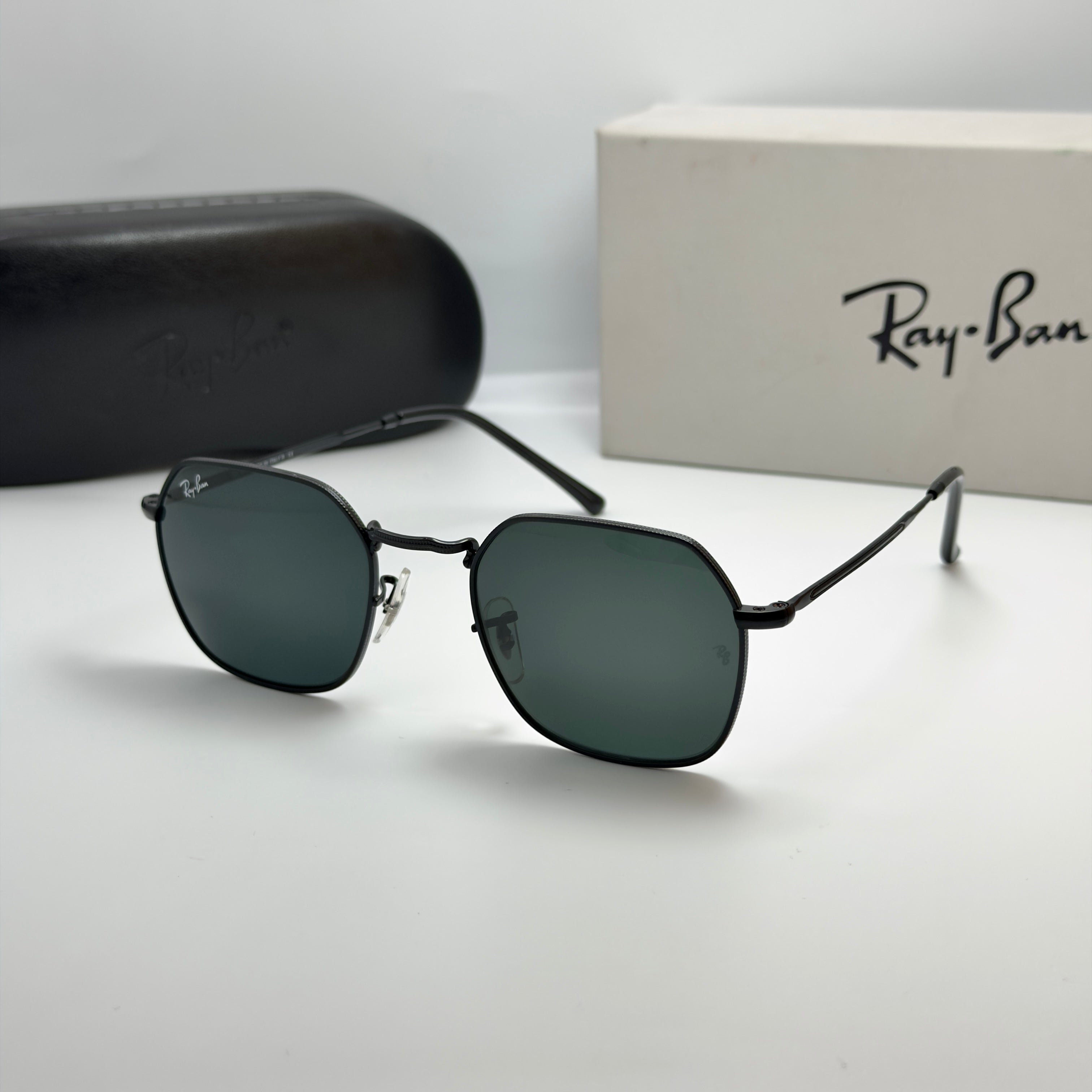 Ray-Ban RB3694 (Silhouette Géométrique)
