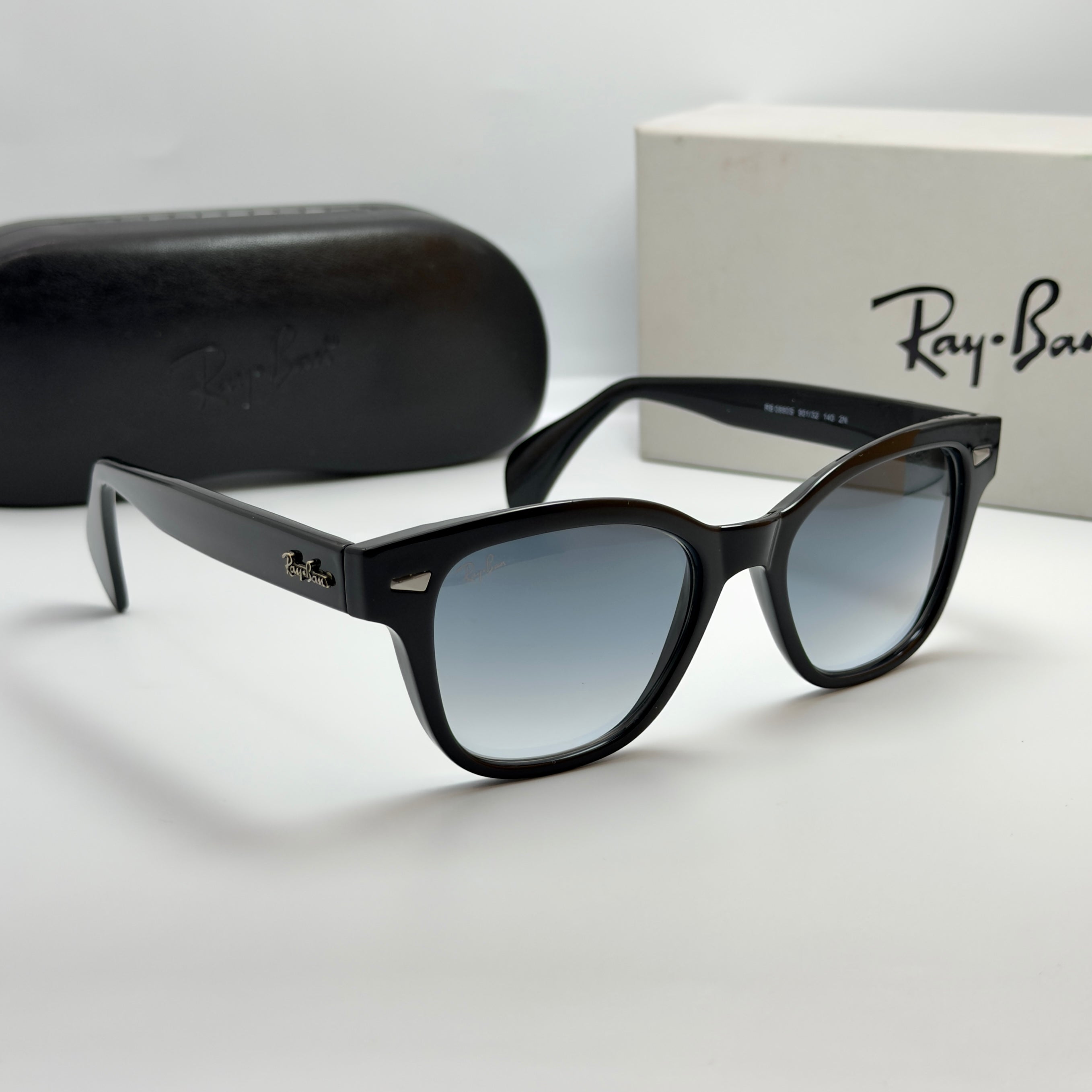 Ray-Ban RB0880S – Classic Retro Edition
