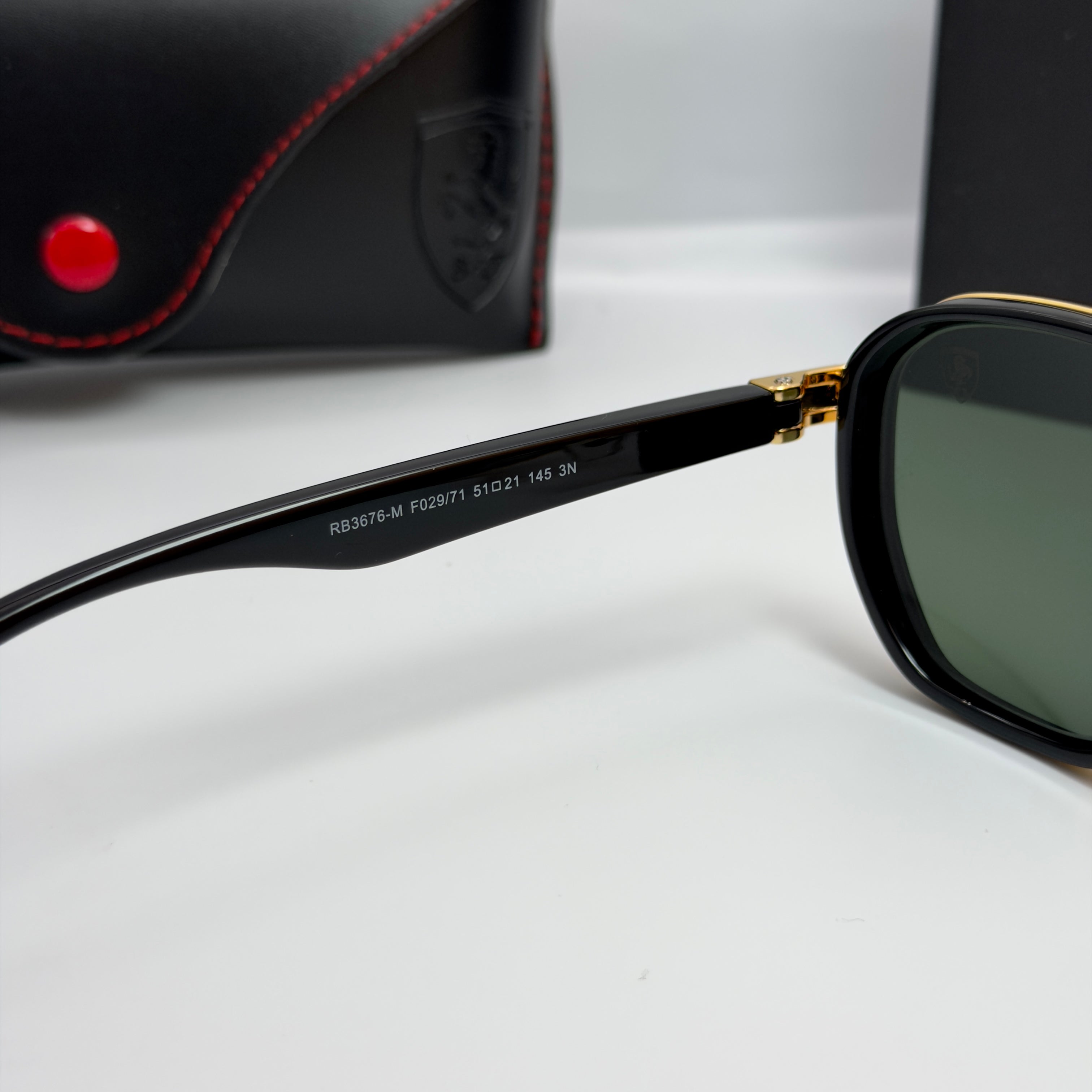 Ray-Ban Scuderia Ferrari Édition – RB3676-M Noir & Or