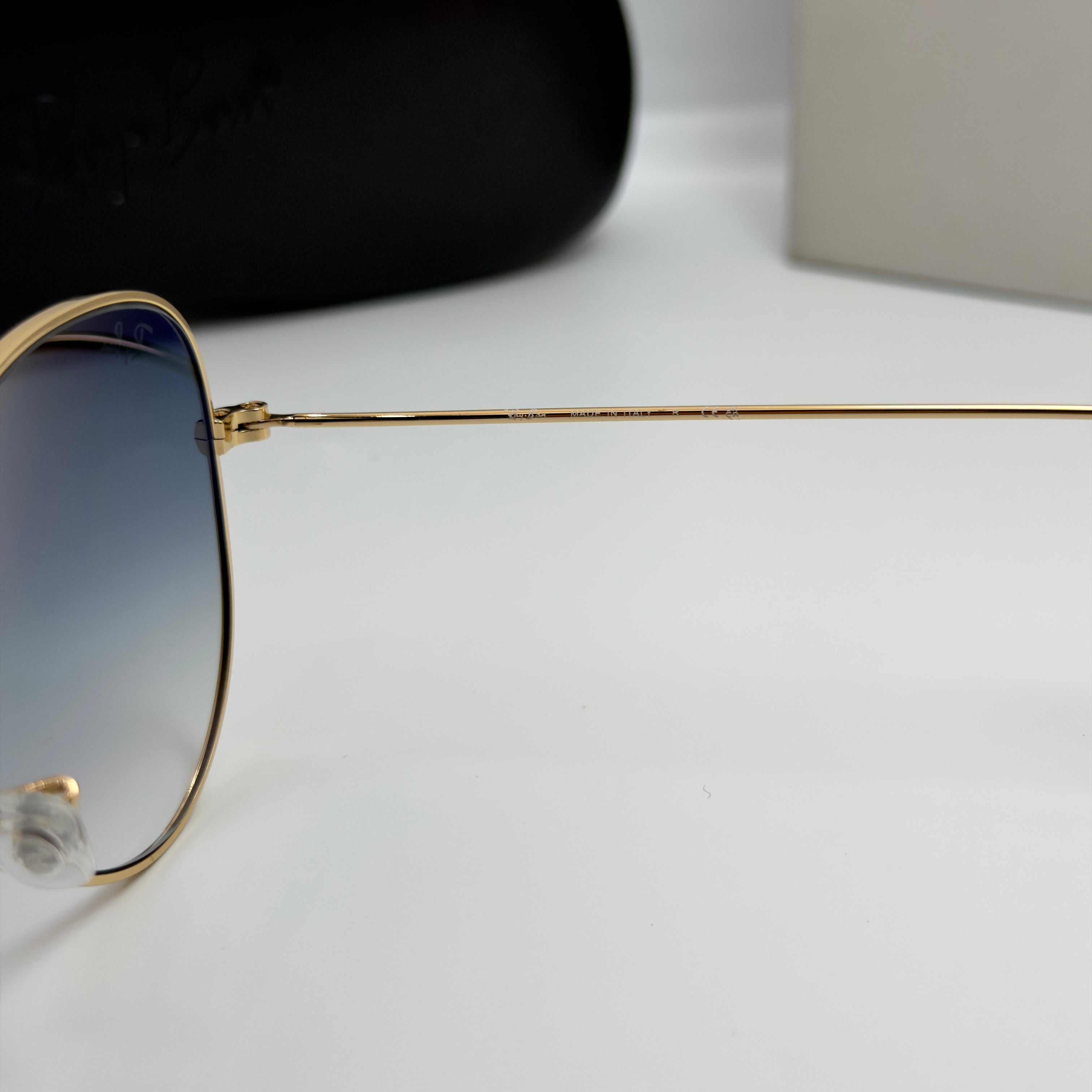 Ray-Ban Aviator RB3025 – Gold & Verres Minéraux Bleu Dégradé