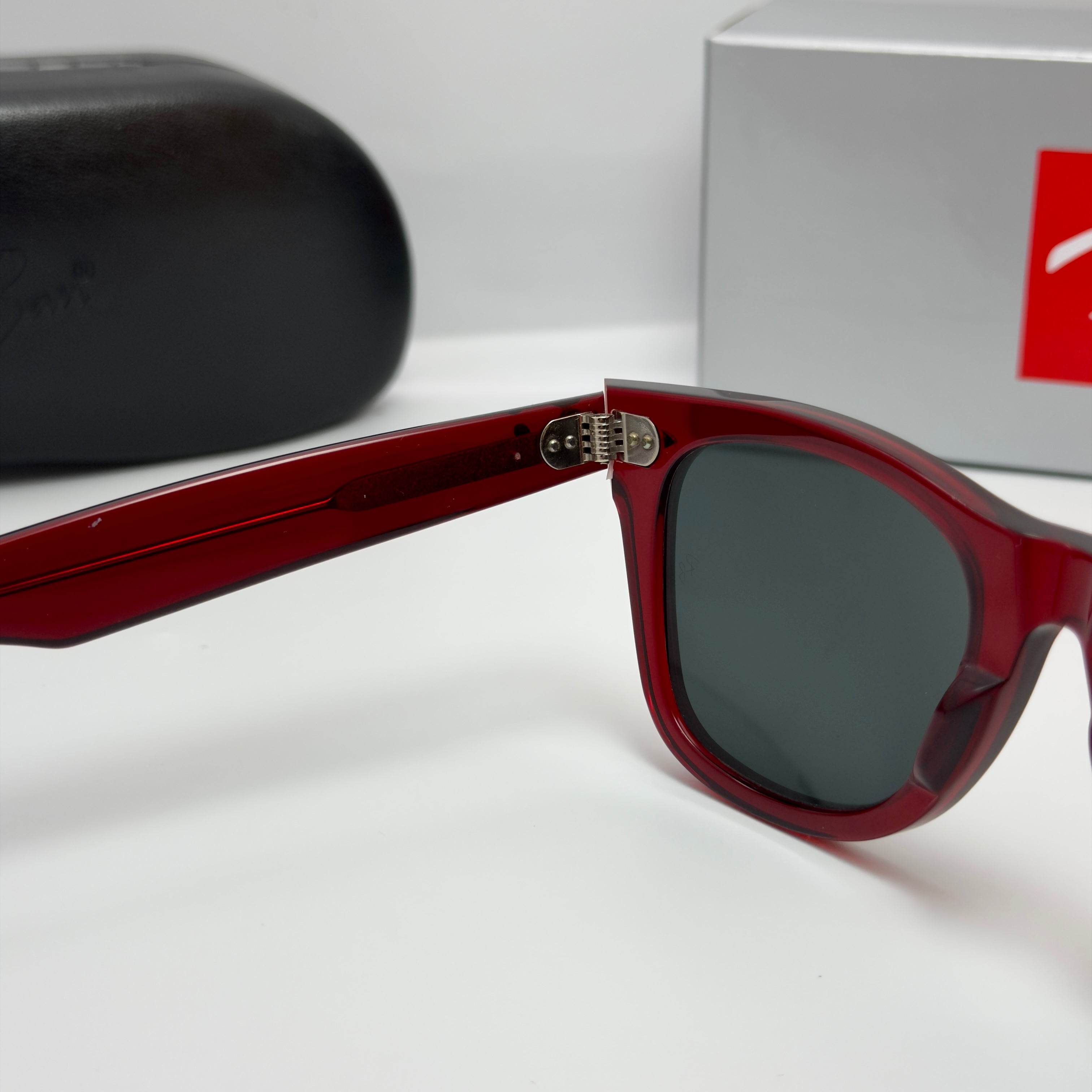 RB2140 Wayfarer Crystal Rouge
