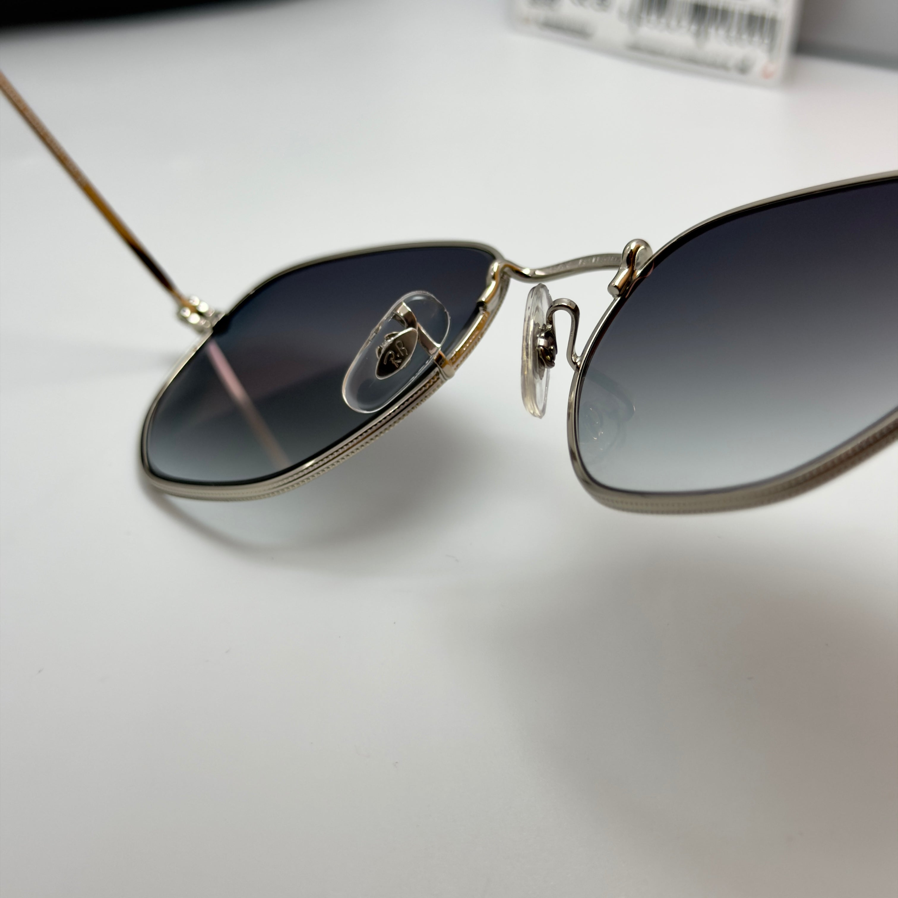 Ray-Ban HEXAGONAL Silver Gradient (RB 3548-N)