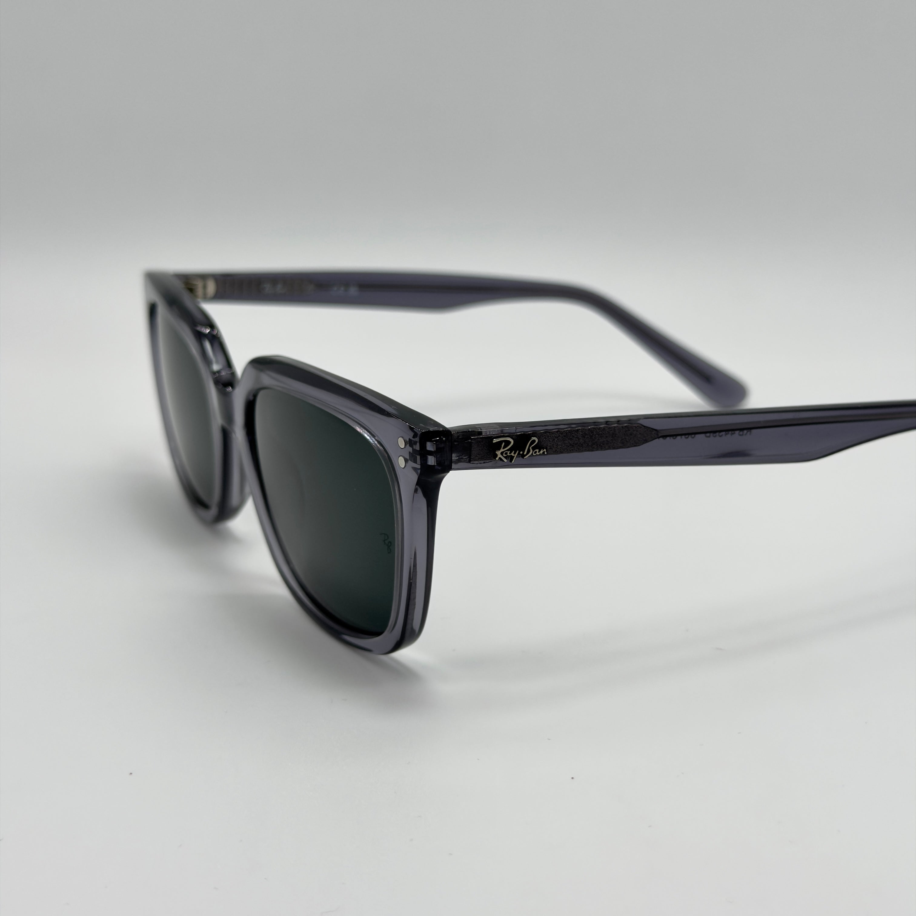 RB4439D 6875/87 Carrée / Oversize