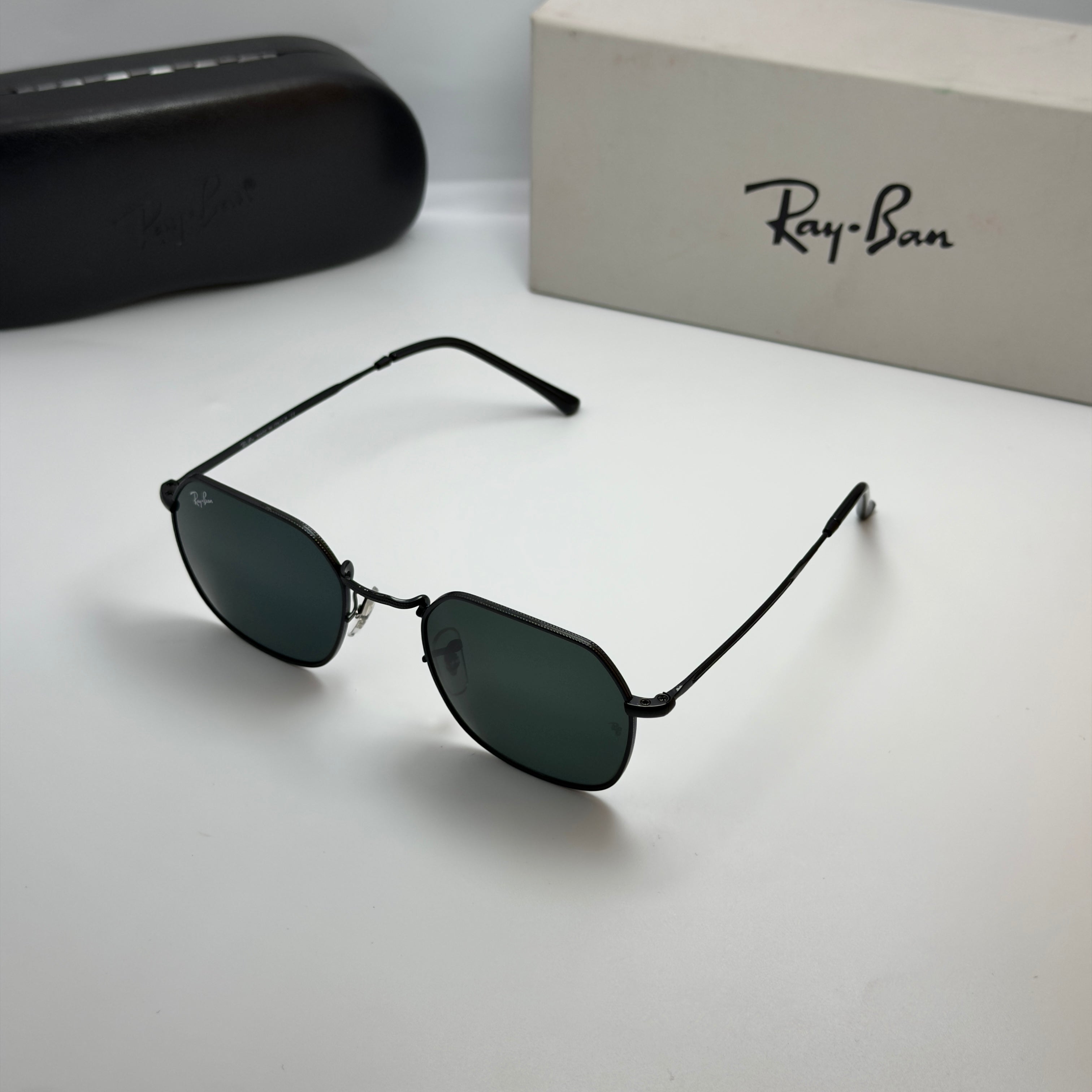 Ray-Ban RB3694 (Silhouette Géométrique)