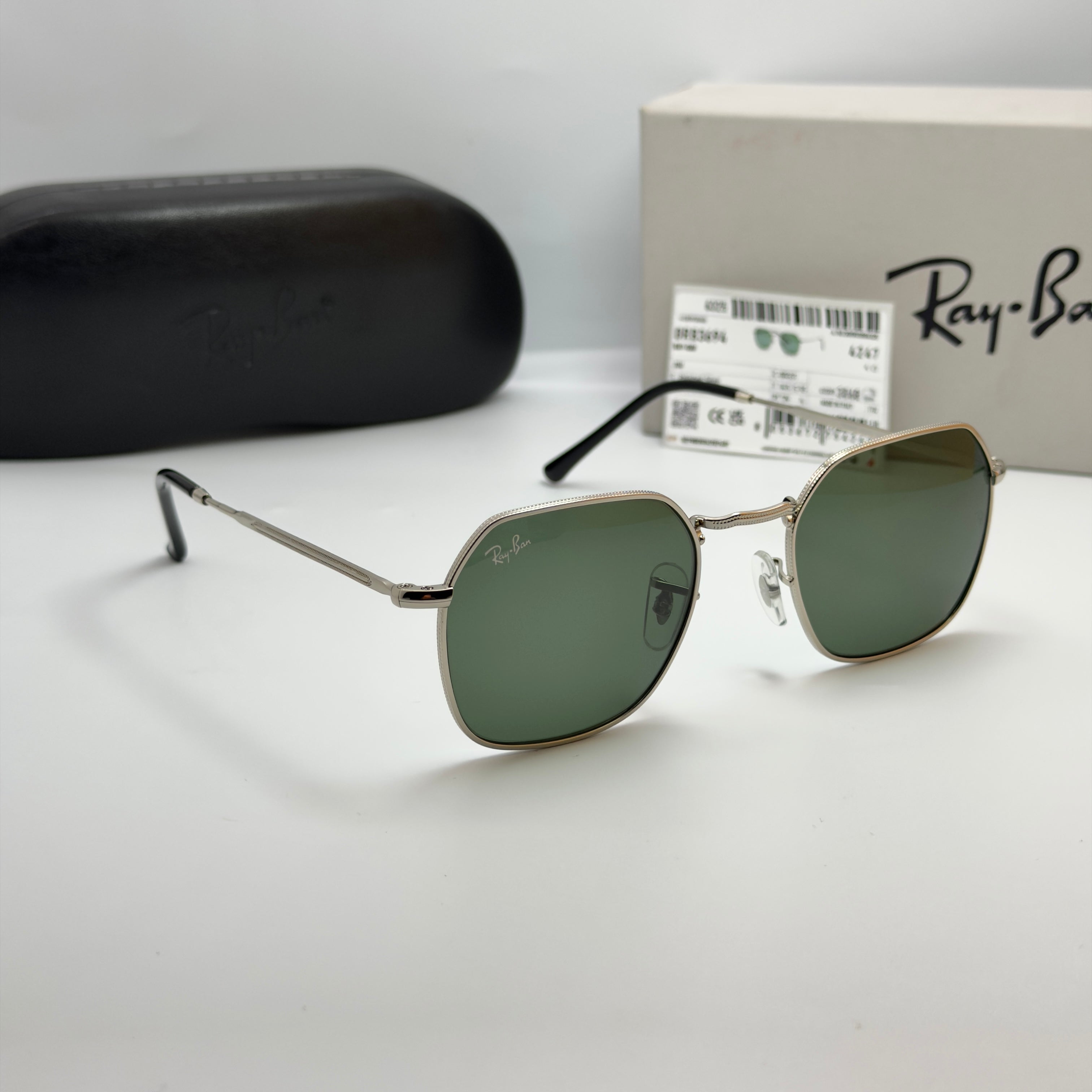 Ray-Ban RB3694 (Modèle "Jim" / Silhouette géométrique)