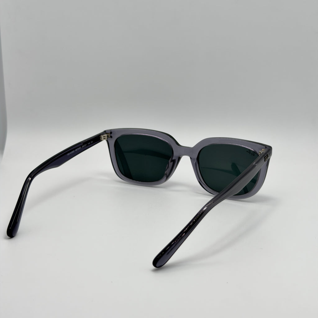 RB4439D 6875/87 Carrée / Oversize