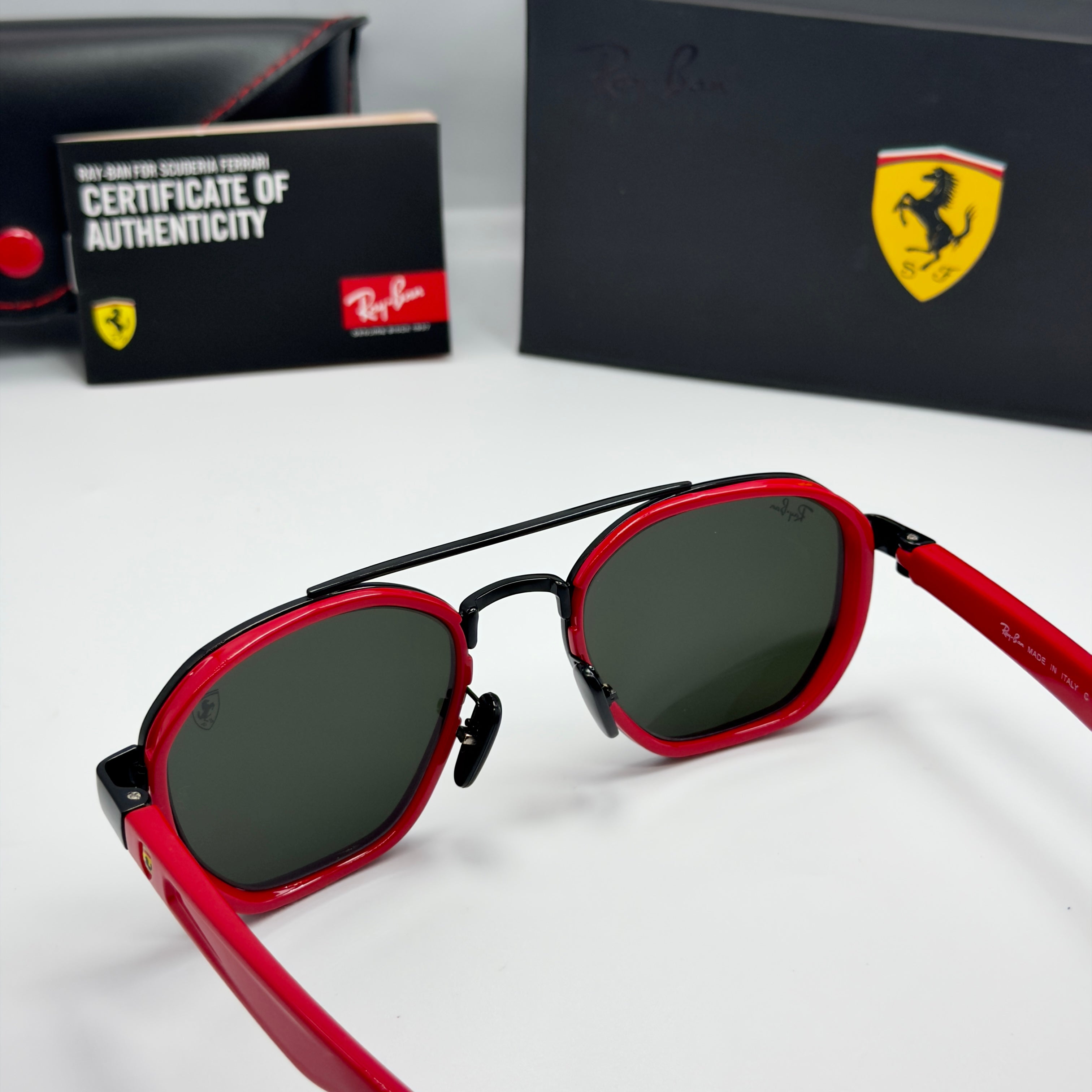 Ray-Ban Scuderia Ferrari — RB3676-M F002/6G