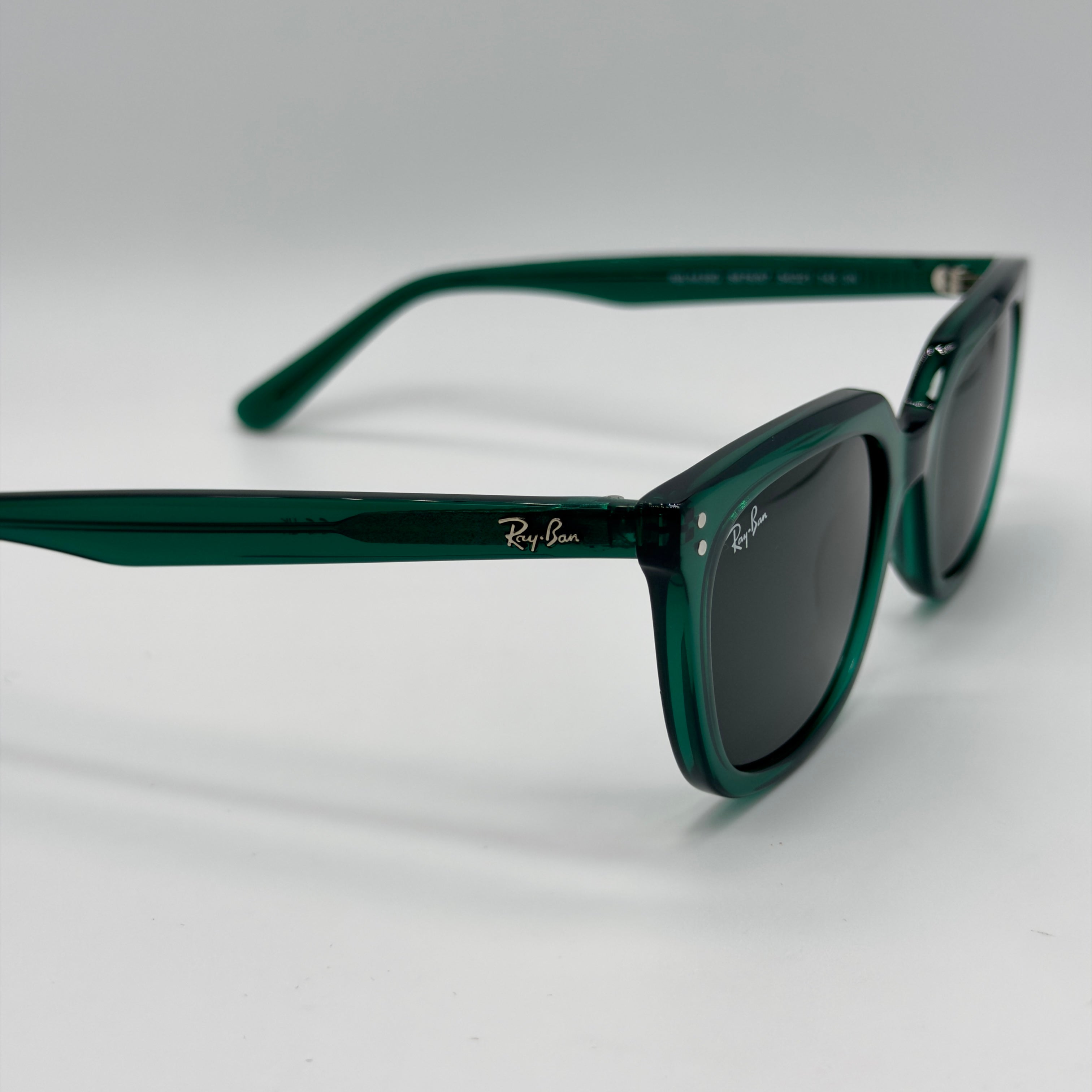 RB4439D Oversize Vert émeraude