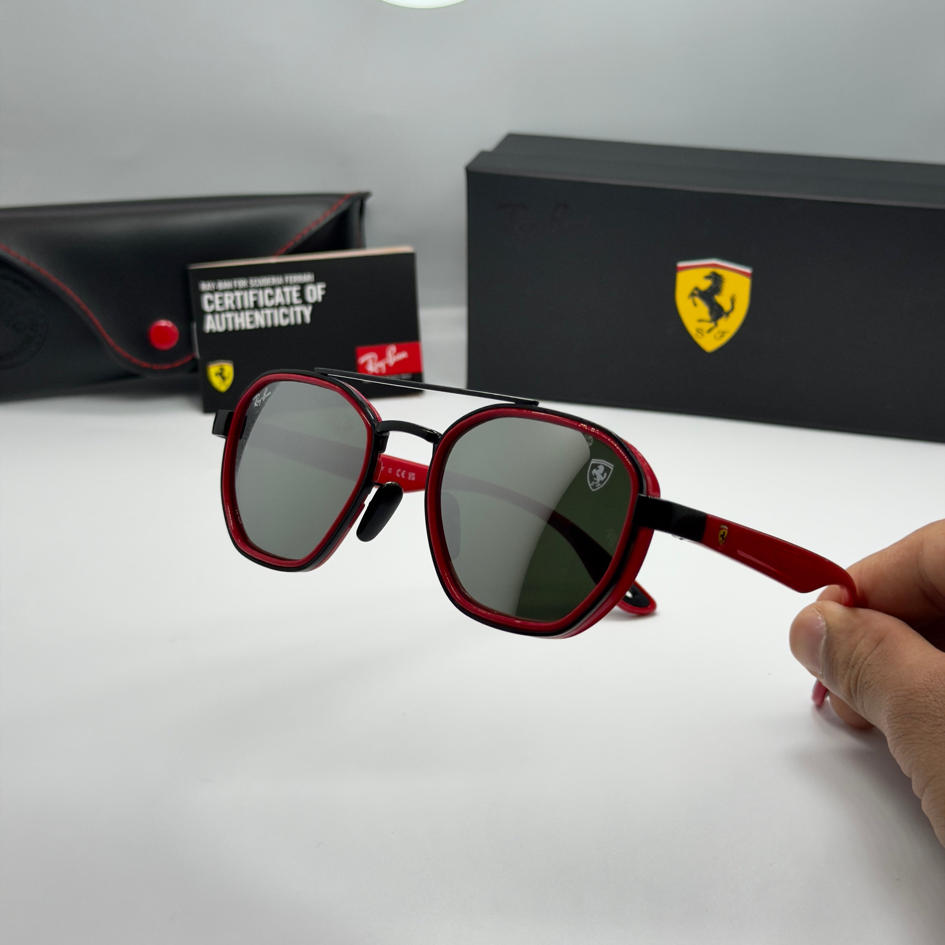 Ray-Ban Scuderia Ferrari — RB3676-M F002/6G
