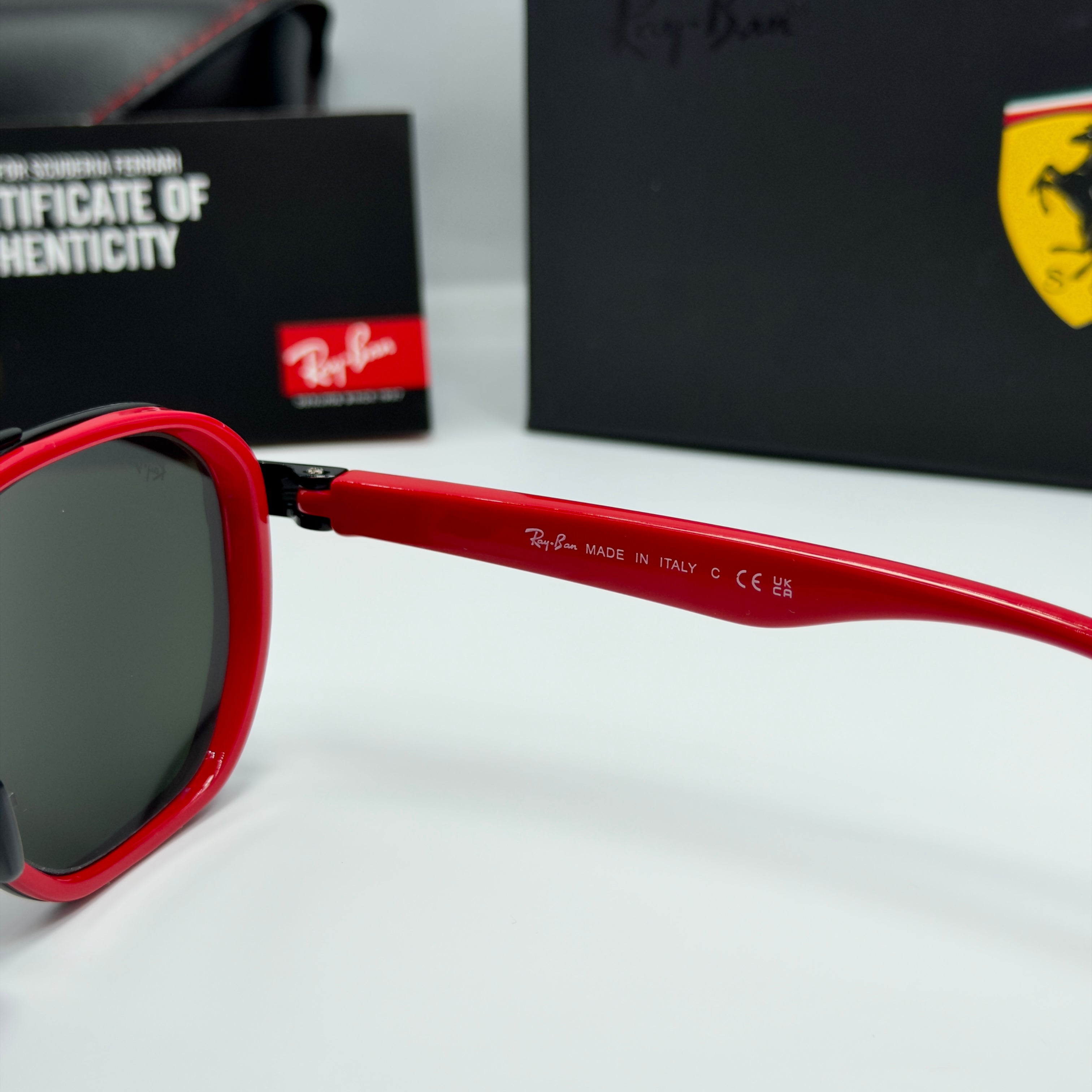 Ray-Ban Scuderia Ferrari — RB3676-M F002/6G