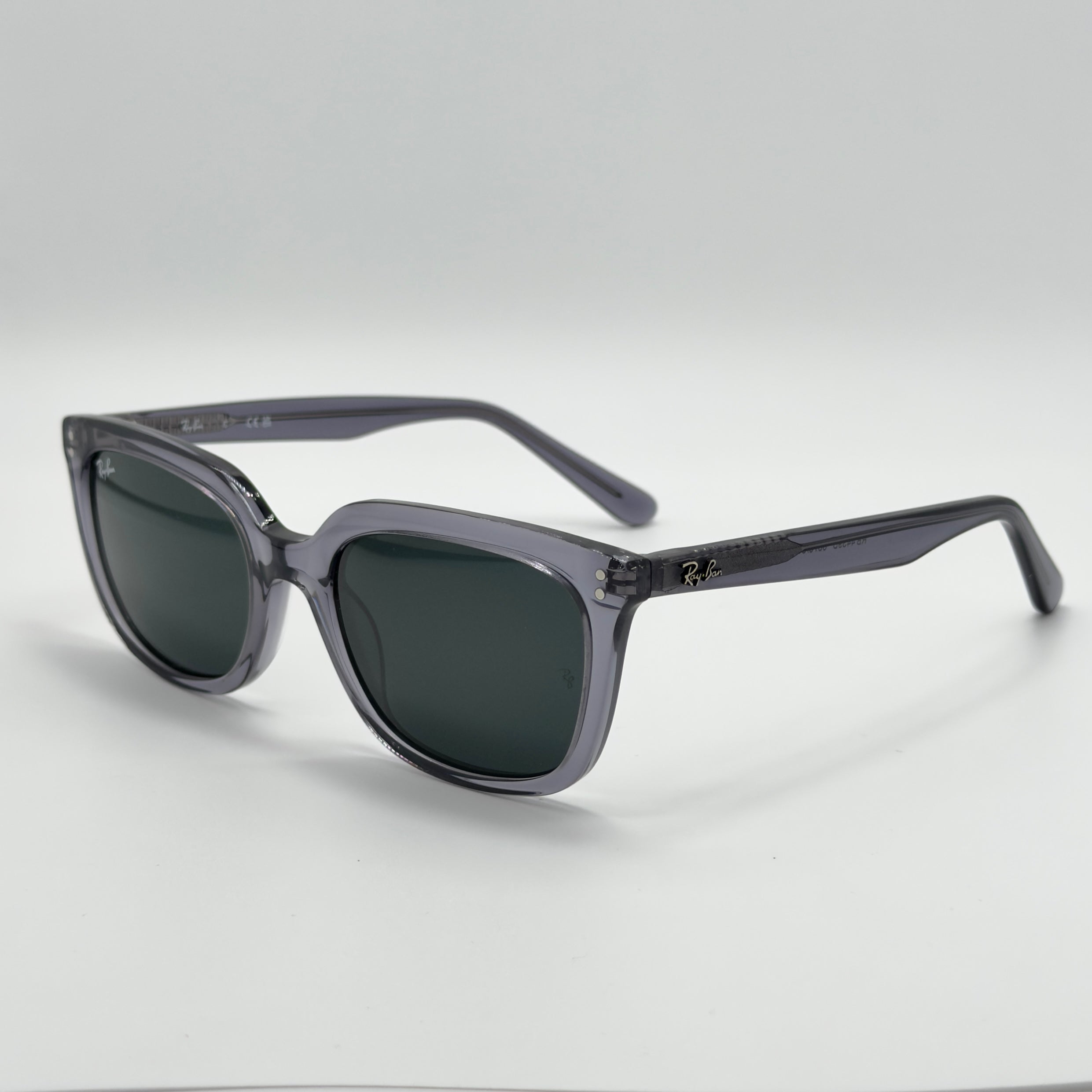 RB4439D 6875/87 Carrée / Oversize
