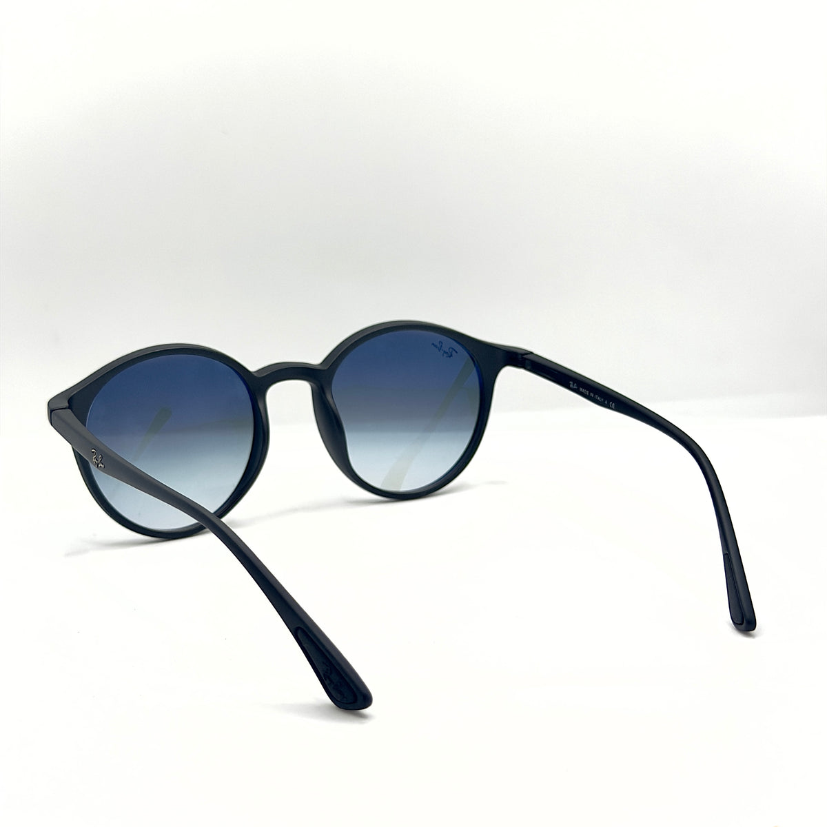 Ray-Ban RB4336 601S/31 – Noir & Gris Dégradé