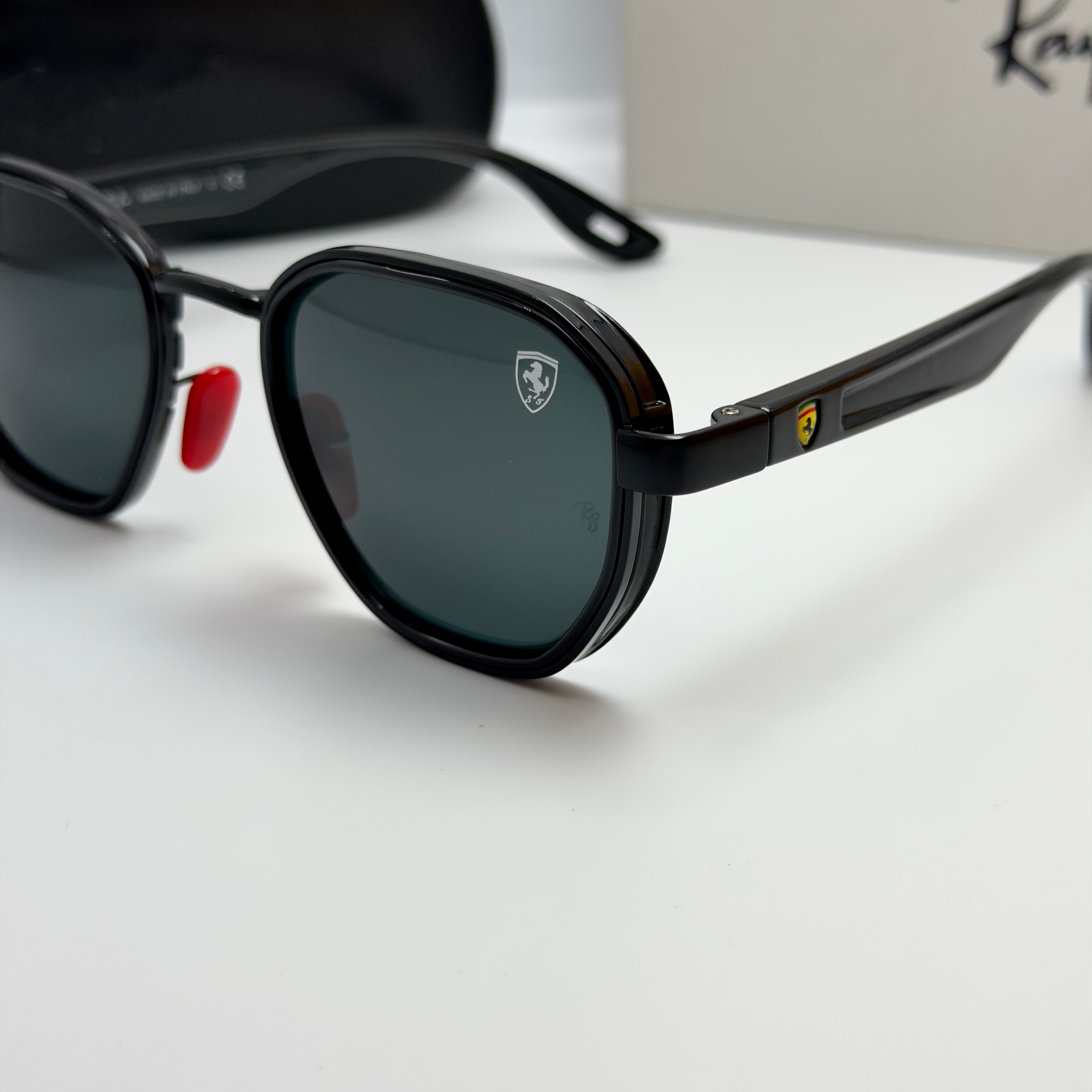 Ray-Ban Scuderia Ferrari Edition – RB3674-M Black & Red