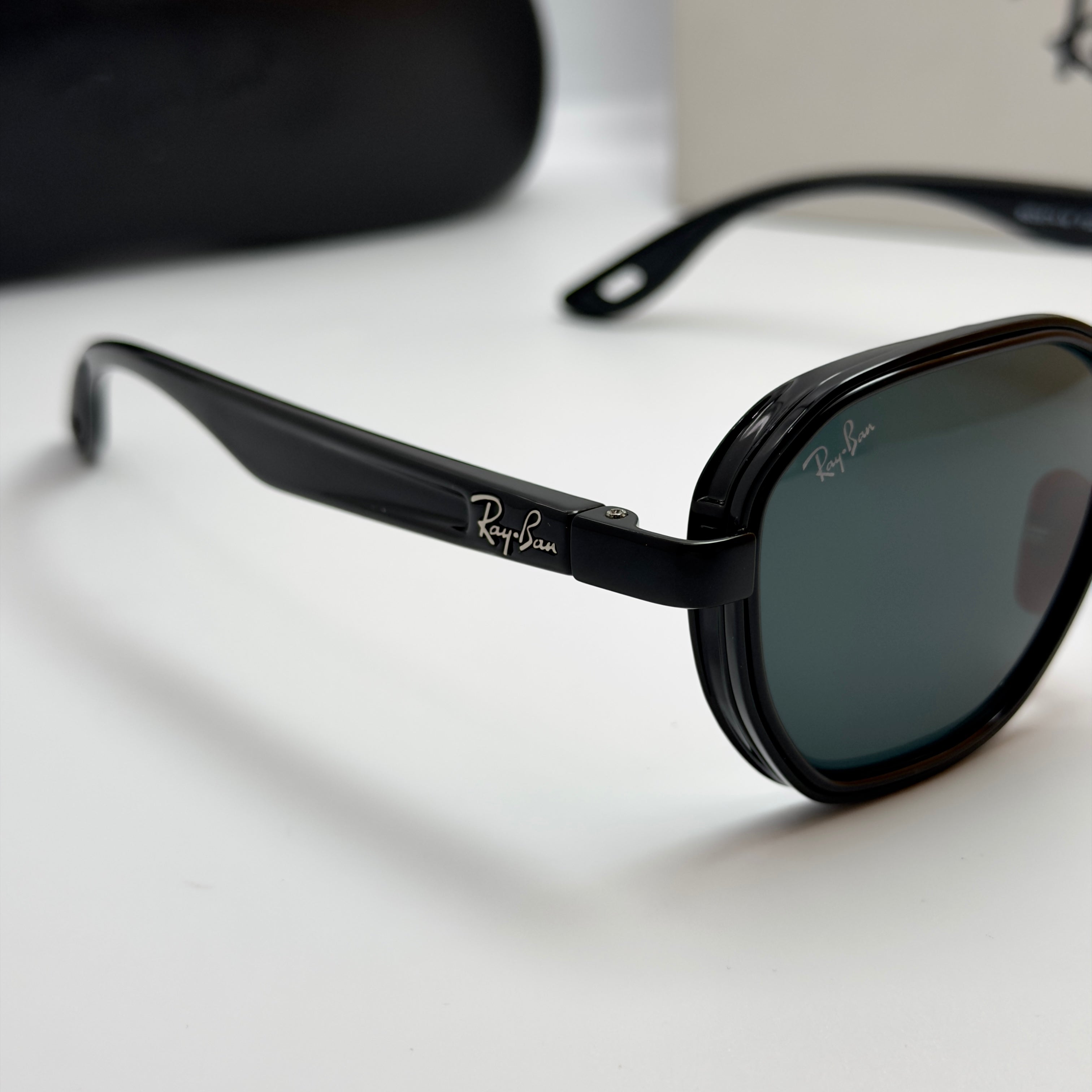 Ray-Ban Scuderia Ferrari Edition – RB3674-M Black & Red