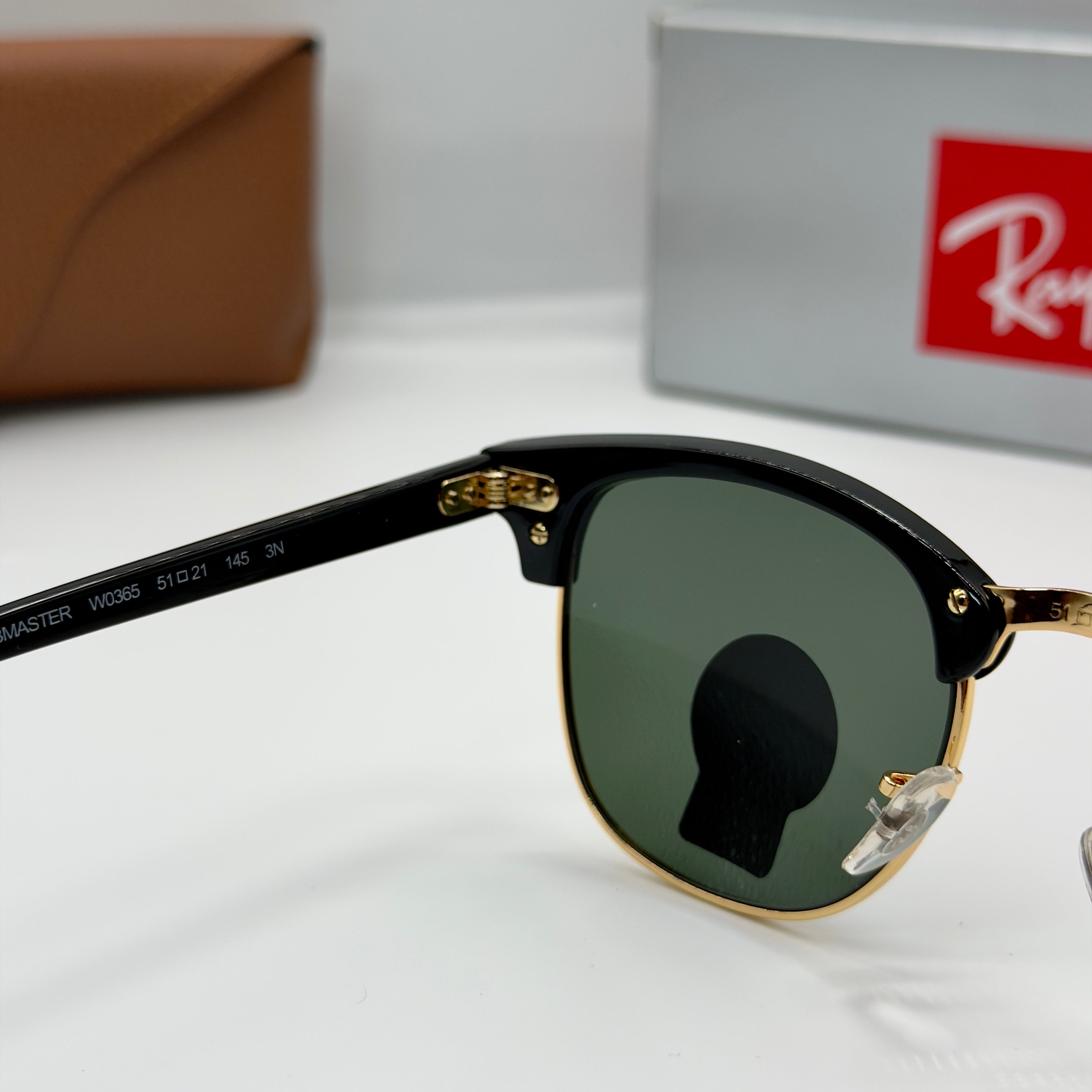 Ray-Ban Clubmaster (Finition Noir/Or)