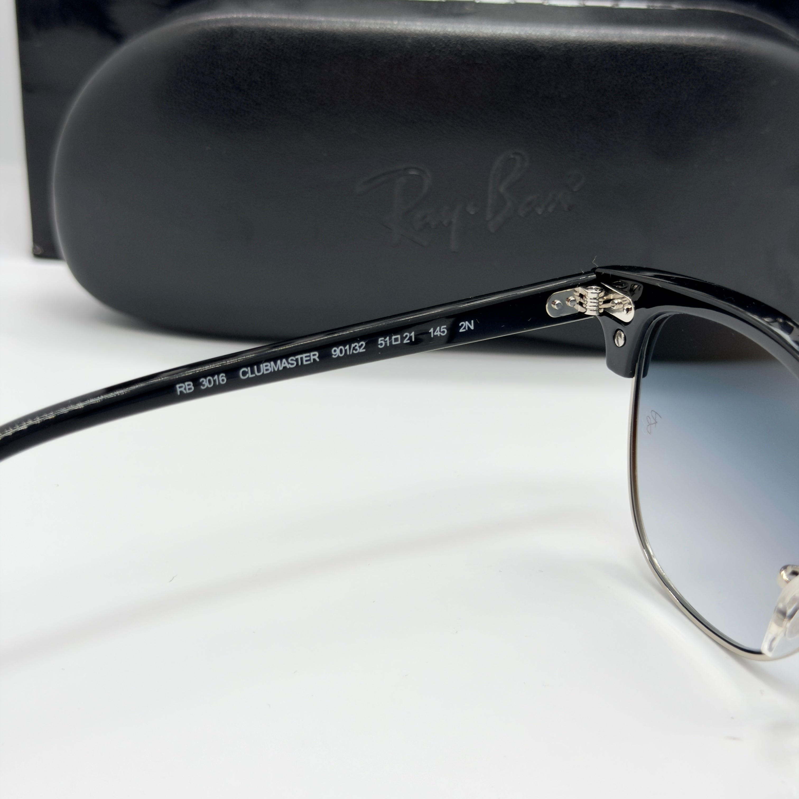 RB3016 Clubmaster 901/32 – Verres Dégradés Gris