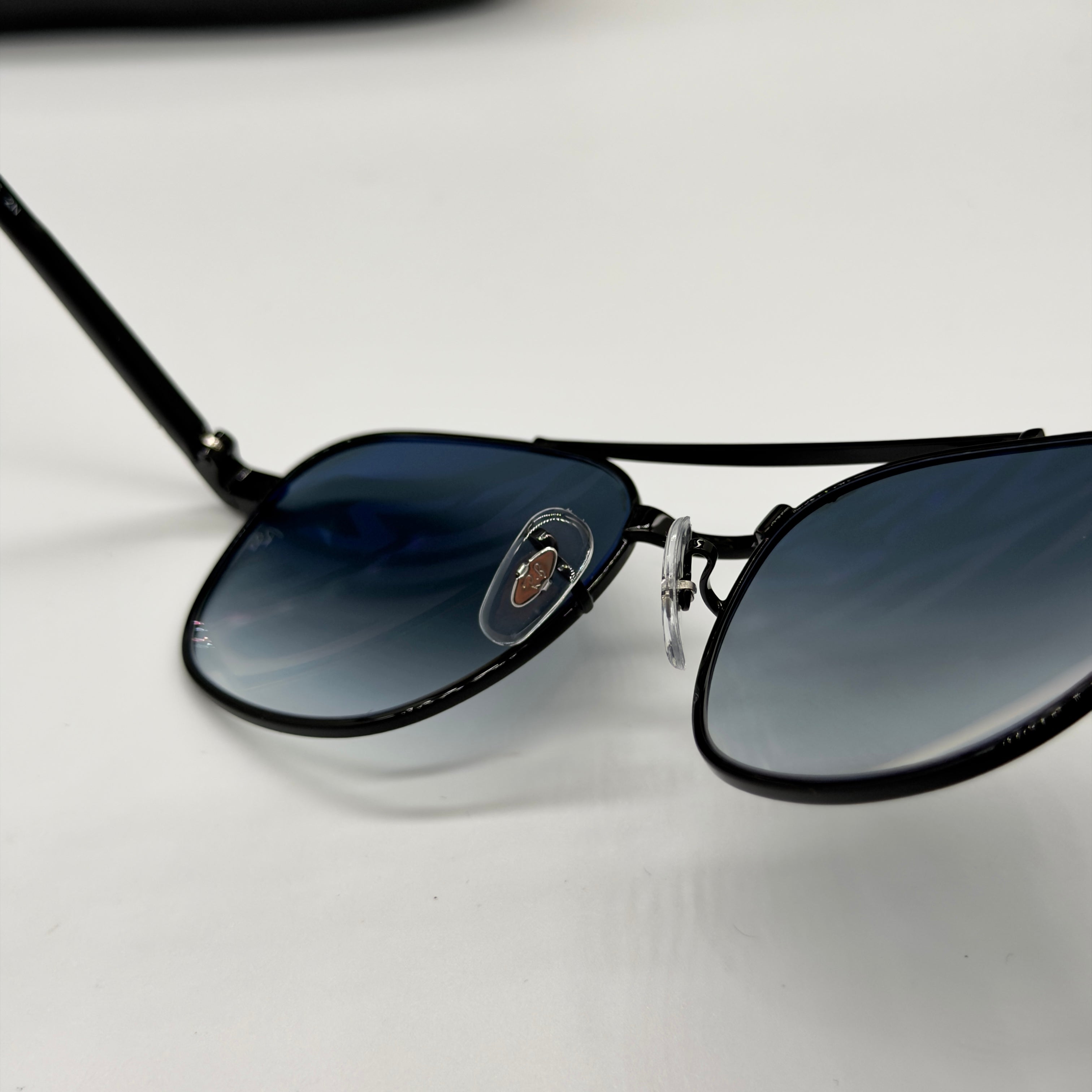 Ray-Ban RB3688 Classic Metal