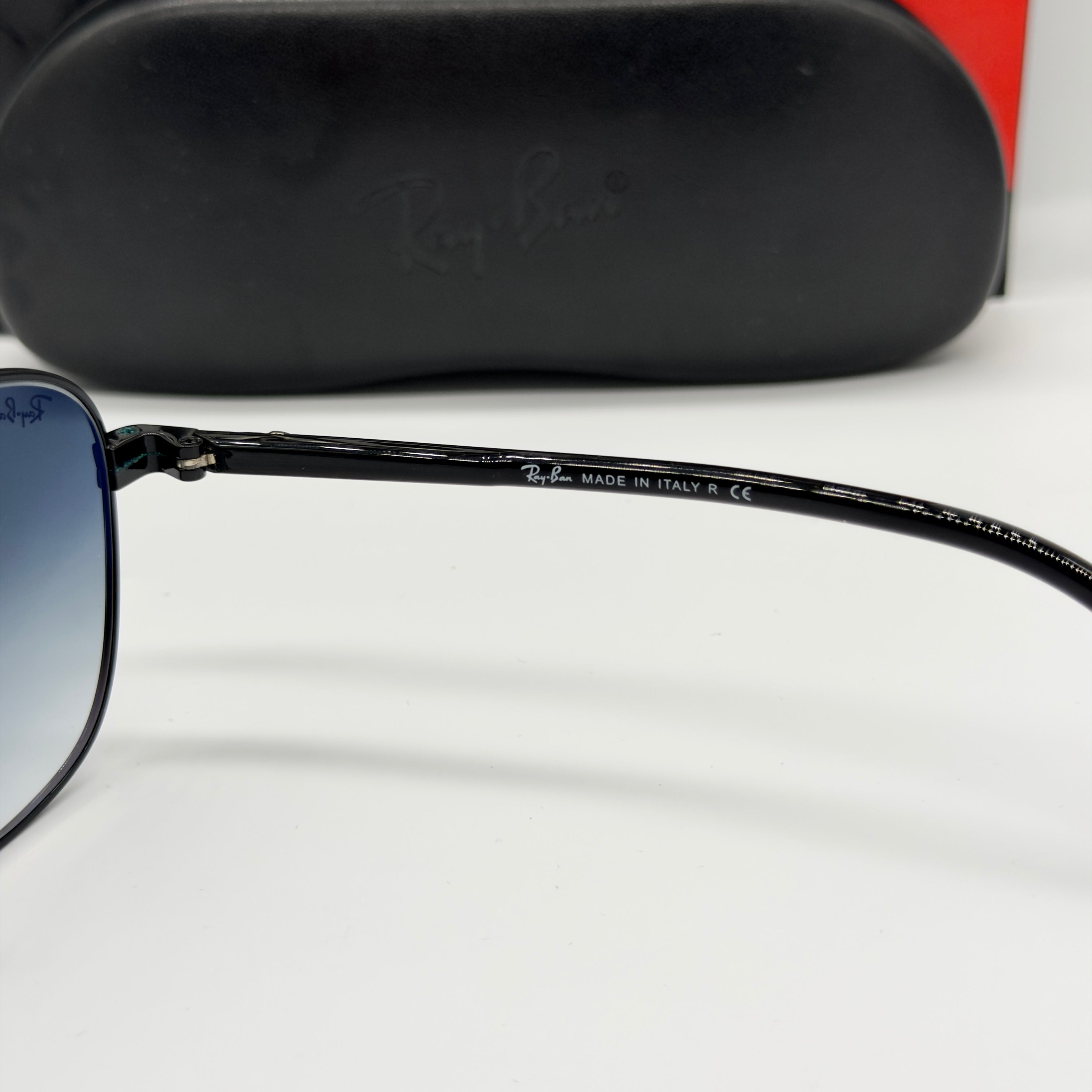 Ray-Ban RB3688 Classic Metal
