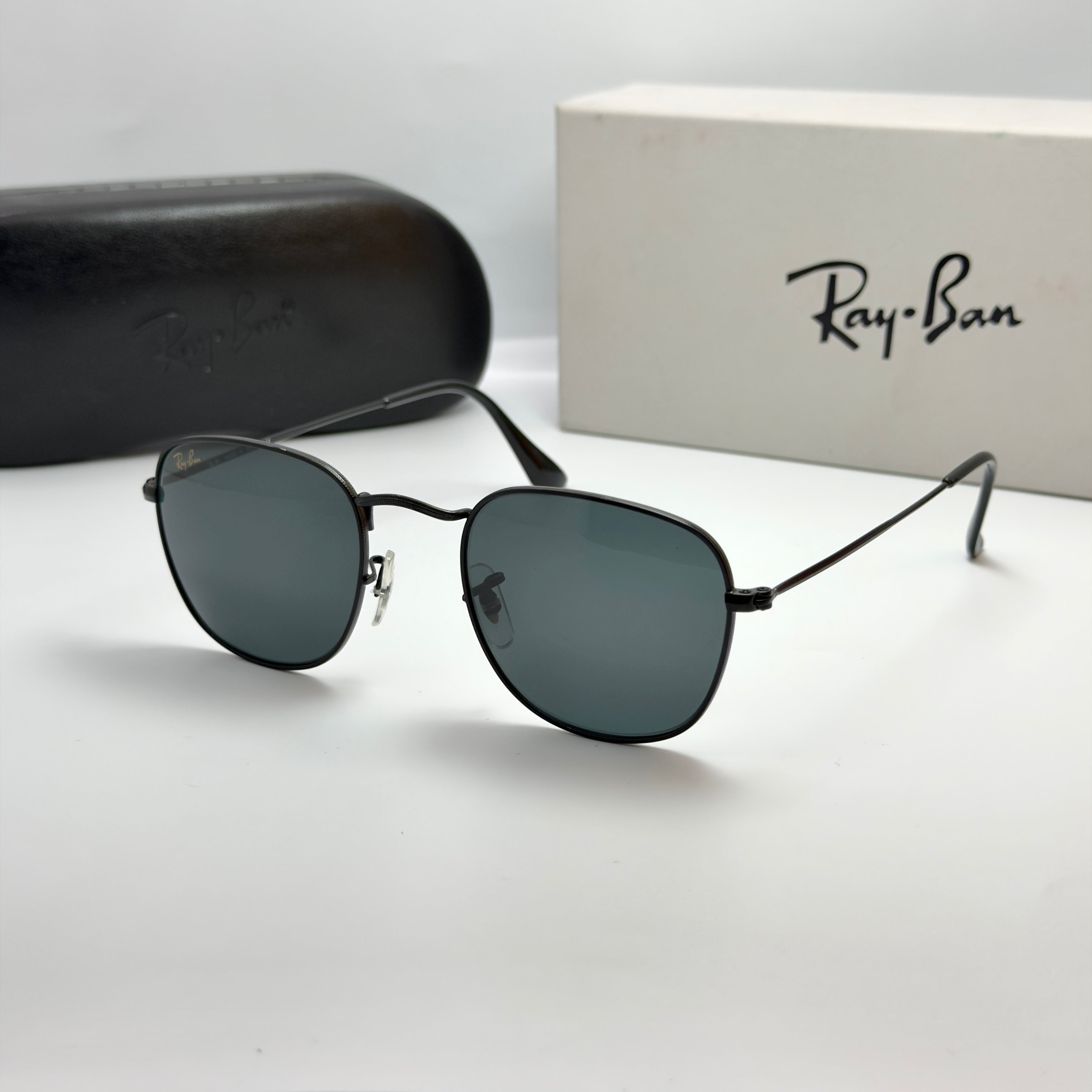 Ray-Ban Frank Noir / Verre Gris Foncé