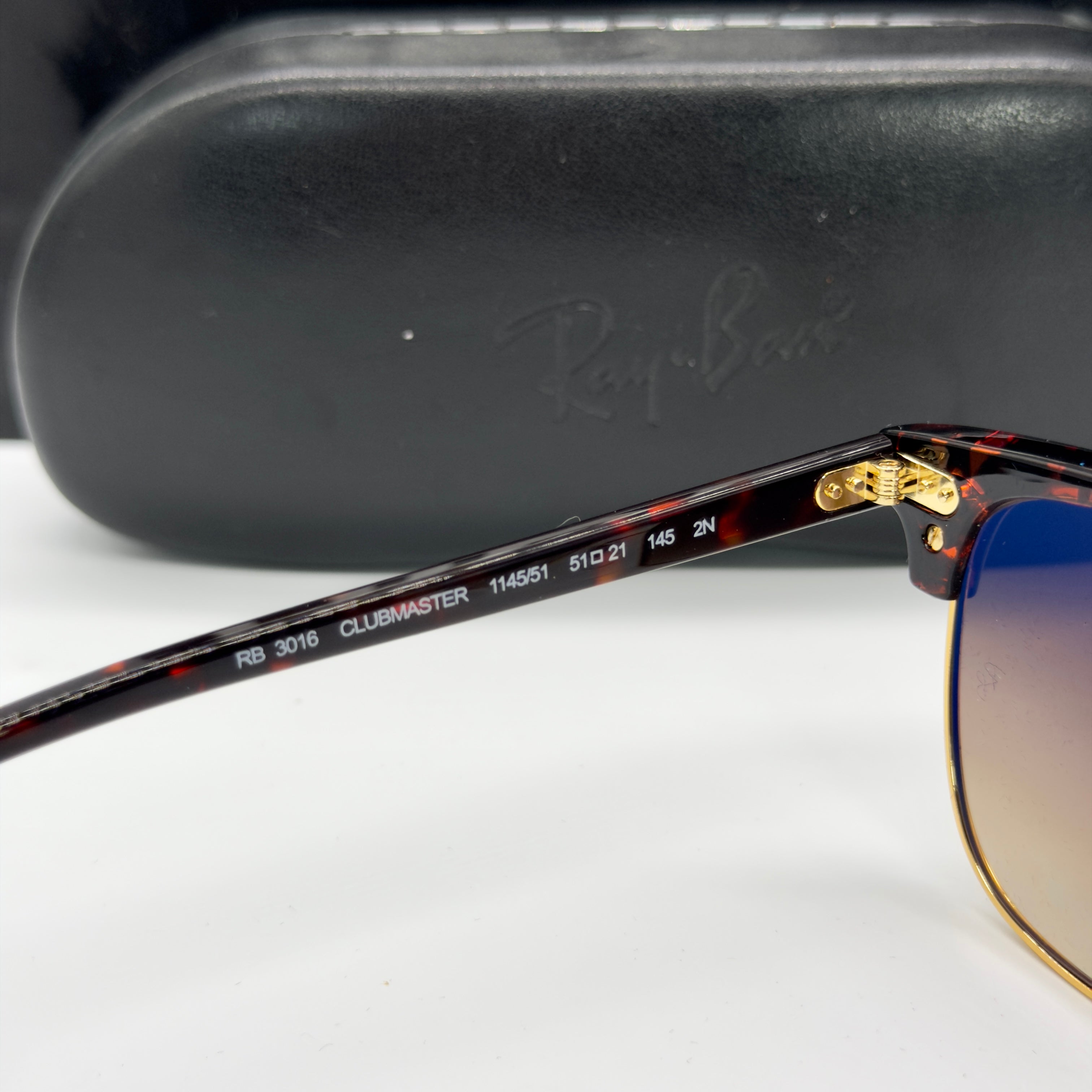 RB3016 Clubmaster 1145/51 – Verres Marron Dégradés