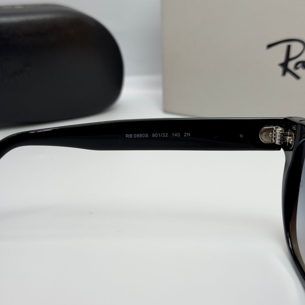 Ray-Ban RB0880S – Classic Retro Edition