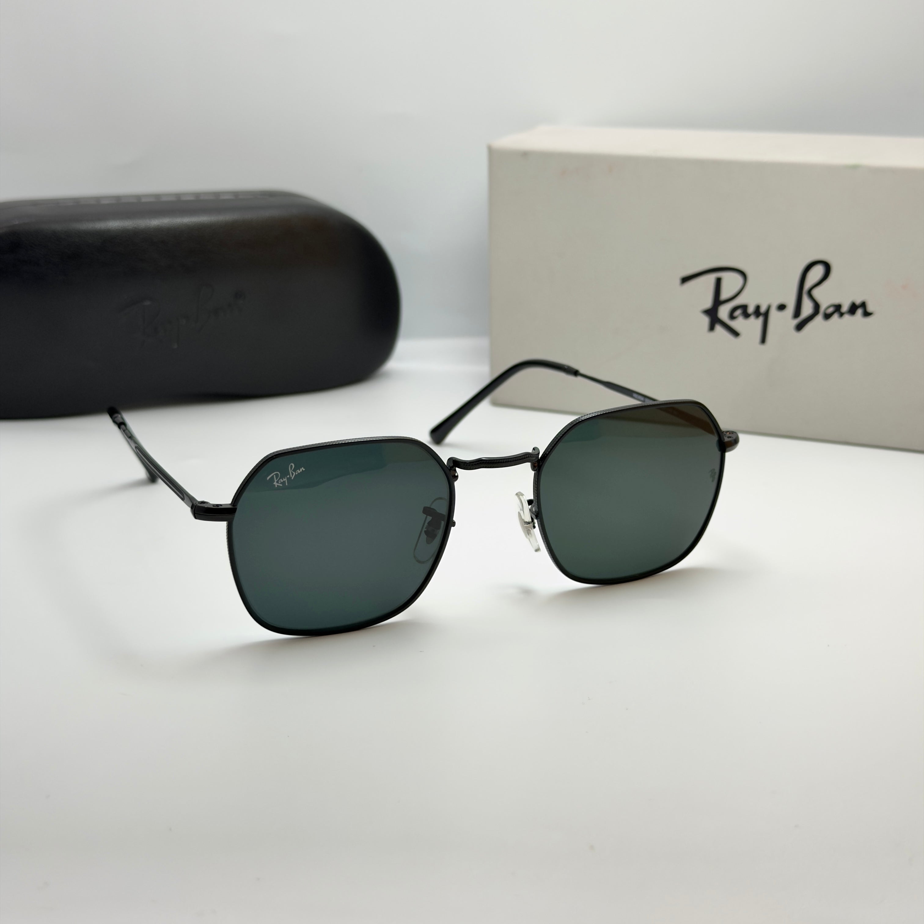 Ray-Ban RB3694 (Silhouette Géométrique)