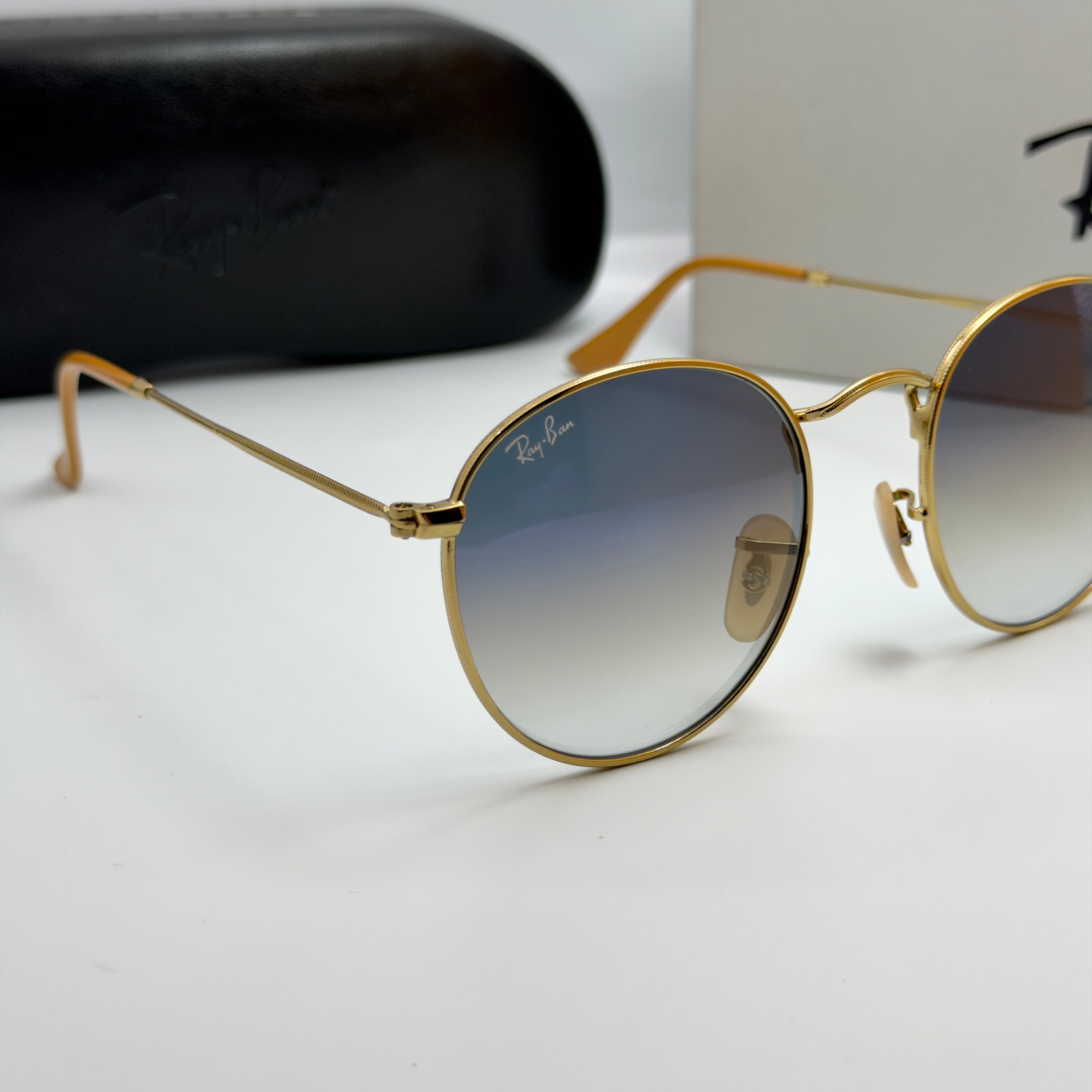 Ray-Ban Round Metal RB3447 – Or & Verres Minéraux Bleu Dégradé