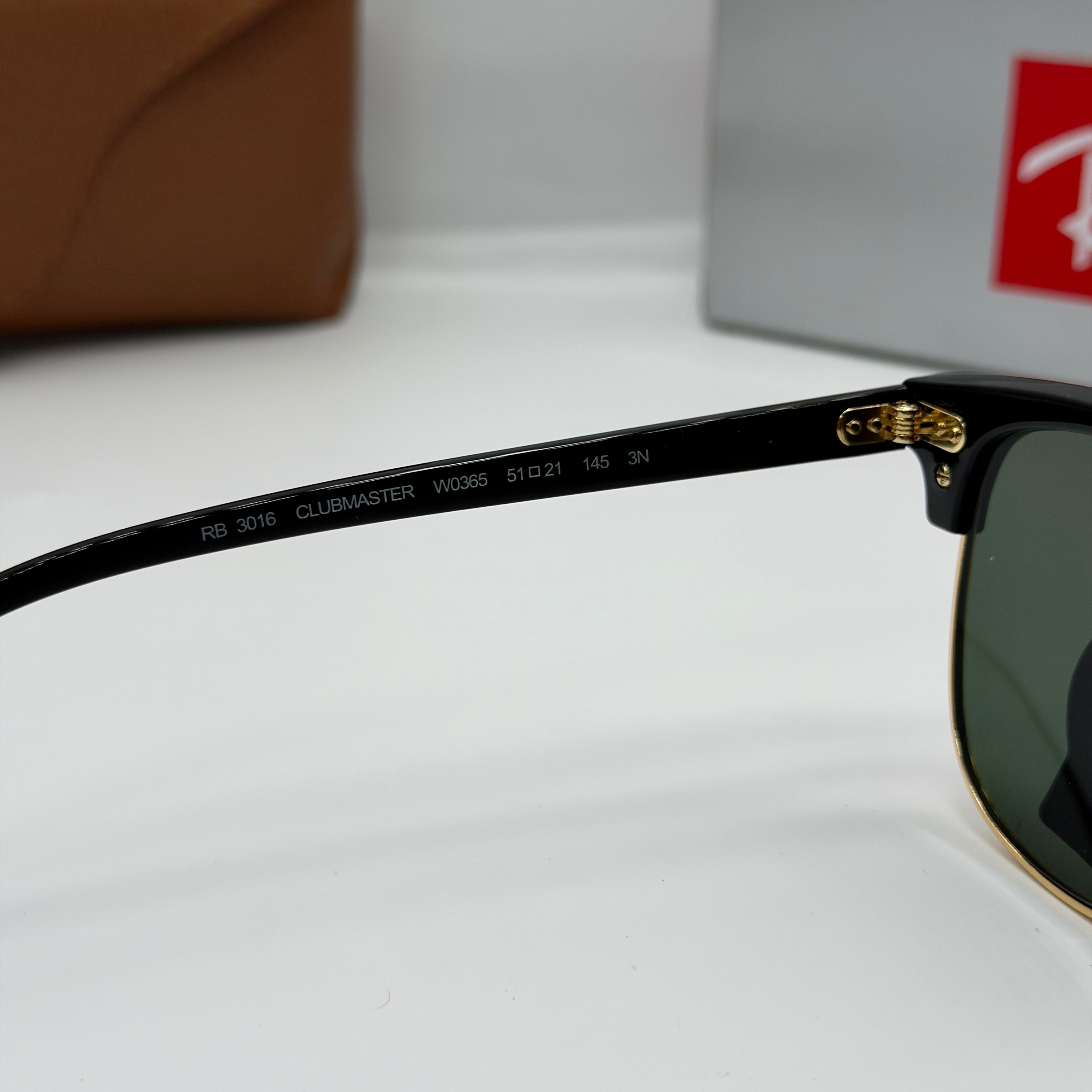 Ray-Ban Clubmaster (Finition Noir/Or)