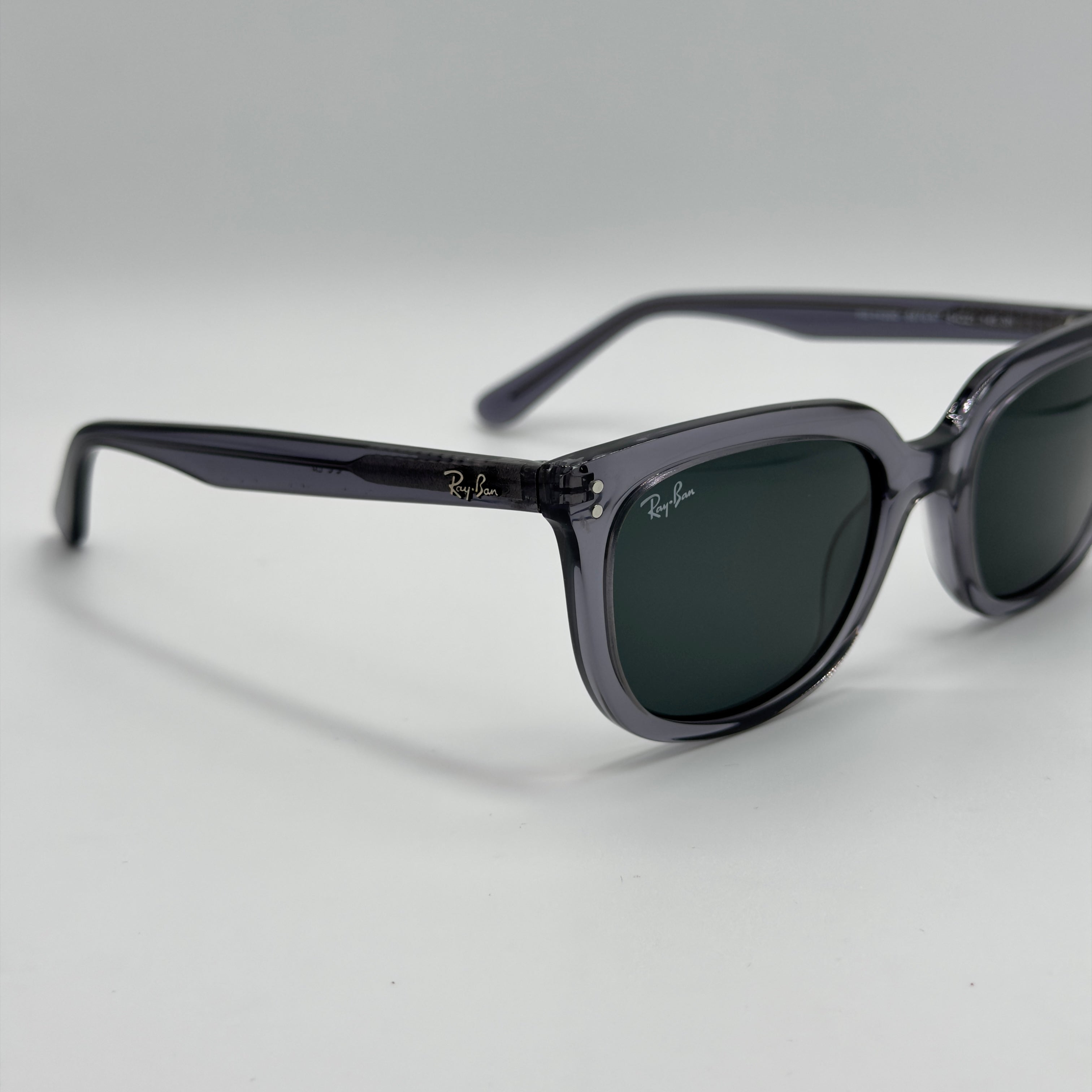 RB4439D 6875/87 Carrée / Oversize